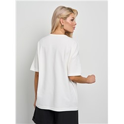 Футболка трикотажная молочного цвета с печатным принтом