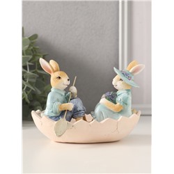 Фигурка полистоун «Парочка кроликов: свидание в лодочке», 13.5×9.5×10.5 см