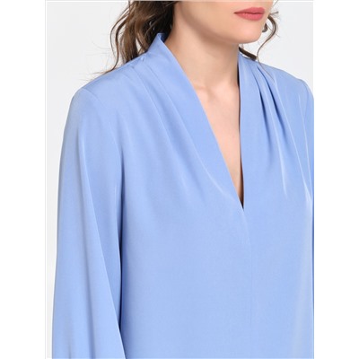 Блузка василькового цвета с длинным рукавом