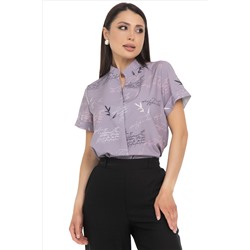 Блузка нежно-сиреневого цвета с принтом