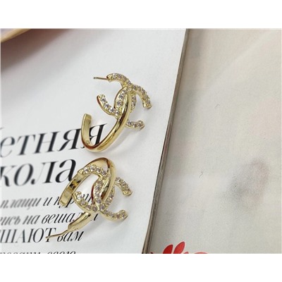 Серьги стильные