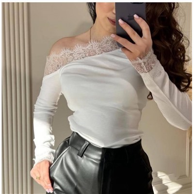 Лонгслив с кружевом