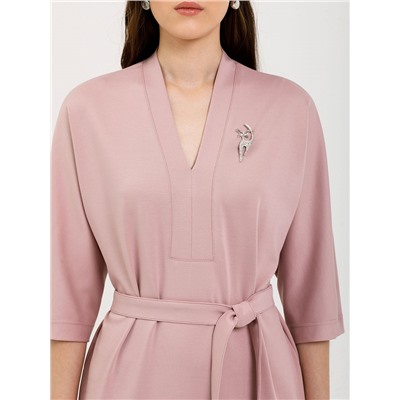 Платье трикотажное розовое с брошкой