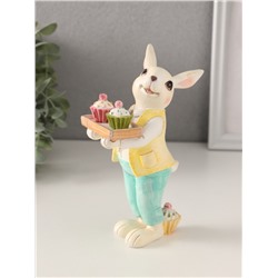 Фигурка полистоун «Нарядный кролик с кексами на подносе», 11×6×16 см