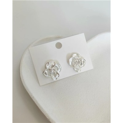 Стильные серьги