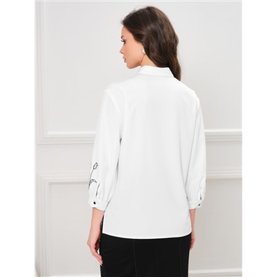 Блузка белая с вышивкой