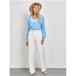 Блузка голубая с кружевным воротничком