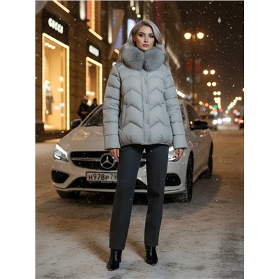 Куртка зимняя женская с мехом и капюшоном тренд светло-зеленого цвета 7759ZS