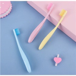 Набор детских щеток с ультрамягкой щетиной  Dolphin (3 шт.) 3-6 ЛЕТ