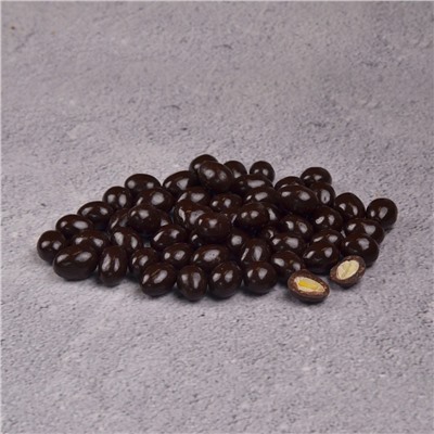 Кедровый орех в темном шоколаде