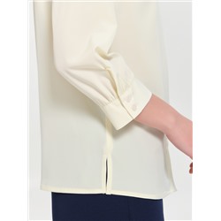 Блузка с оригинальным кроем рукава