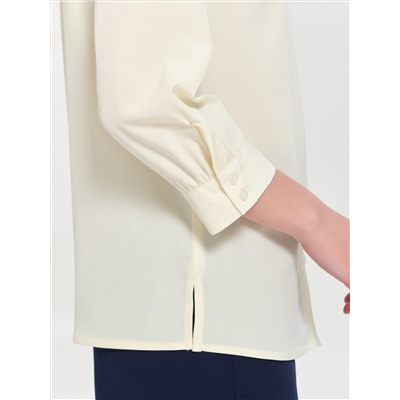 Блузка с оригинальным кроем рукава