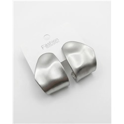 Стильные серьги