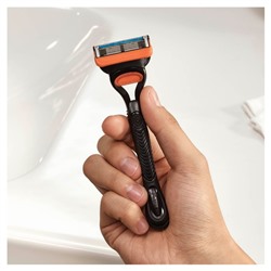 Бритвенный станок Gillette Fusion + 2 сменных кассеты, 5 лезвий