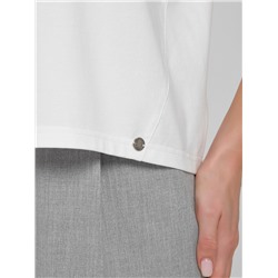 Футболка молочного цвета с декоративными цветами