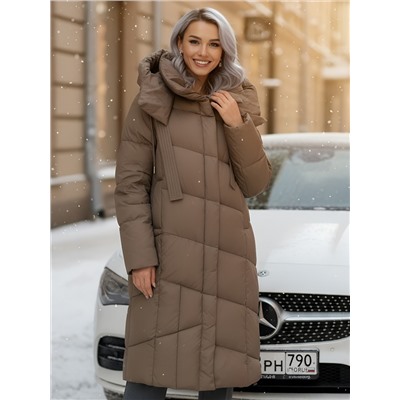 Пальто зимнее утепленное с капюшоном женское светло-коричневого цвета 7748SK