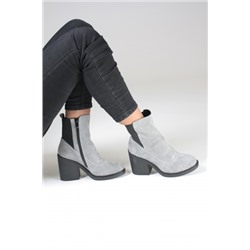 Женские замшевые ботильоны Sonya light gray 3
