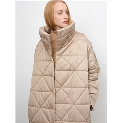 Бежевый пуховик