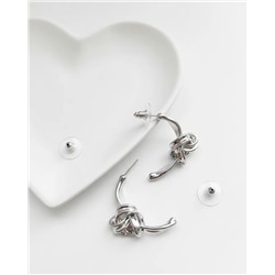 Стильные серьги