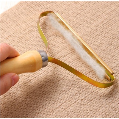 Скребок для удаления шерсти и катышков