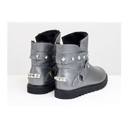 Зимние ботиночки в стиле UGG из натуральной кожи флотар серого цвета с перламутровым блеском, украшены  ремешками с металлическими заклепками, Коллекция Осень-Зима от GF, Б-17114-07