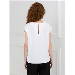 Блузка со спущенным плечом в белом цвете