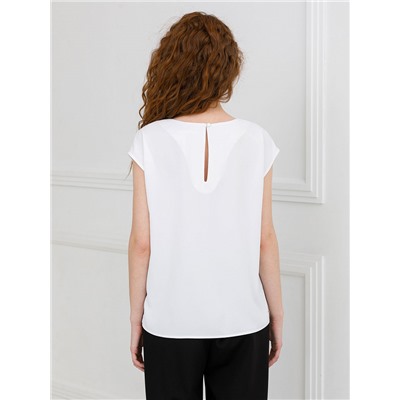 Блузка со спущенным плечом в белом цвете