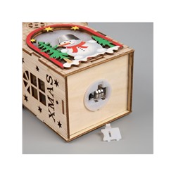 Ёлочная игрушка «Домик со снеговиком», 14.5х11х8.5 см, 1 LED, от батареек, свечение тёплое белое