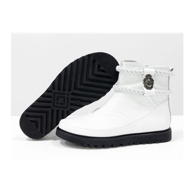 Белые нарядные низкие сапожки в стиле UGG из натуральной кожи флотар, на легкой, непромерзаемой подошве, Коллекция Осень-Зима от ТМ Gino Figini, Б-20104-01