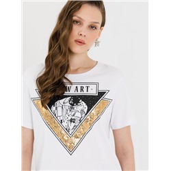 Футболка белая с принтом и пайетками