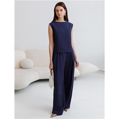 Топ c вырезом лодочка из плотного лиоцелла