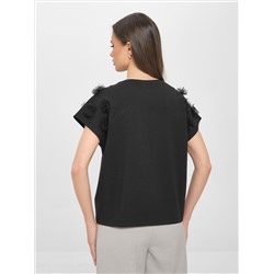 Футболка чёрная с декоративными цветами