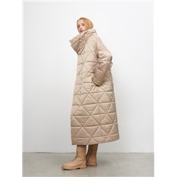 Бежевый пуховик