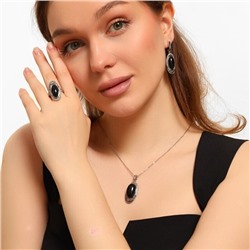 Крупный комплект ювелирной бижутерии серьги, кулон и кольцо 17 р, покрытие: посеребрение, вставка: фианиты и черный искусственный камень, арт.314.116-17