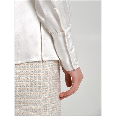 Блузка молочного цвета с бантом