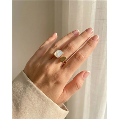 Кольцо с натуральным перламутром
