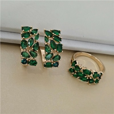 Комплект ювелирной бижутерии коллекция "Дубай" серьги и кольцо 18 р, покрытие позолота, вставка: фианиты, цвет: зеленый, арт.414.587-18