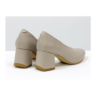 Дизайнерские туфли перчатки (glove shoes) на невысоком обтяжном каблуке, выполнены из натуральной итальянской кожи светло-бежевого (пудрового) цвета, Новая Коллекция от Gino Figini, Т-2050-06