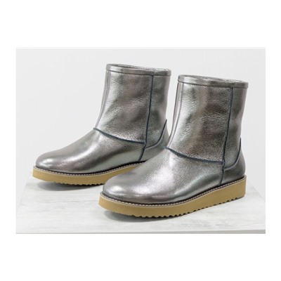 Женские нарядные сапожки в стиле UGG из натуральной кожи цвета никель, на светлой подошве, Коллекция Осень-Зима от ТМ Gino Figini, Б-1993-02