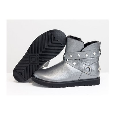 Зимние ботиночки в стиле UGG из натуральной кожи флотар серого цвета с перламутровым блеском, украшены  ремешками с металлическими заклепками, Коллекция Осень-Зима от GF, Б-17114-07