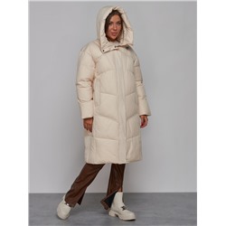 Пальто утепленное молодежное зимнее женское светло-бежевого цвета 52326SB
