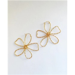 Стильные серьги