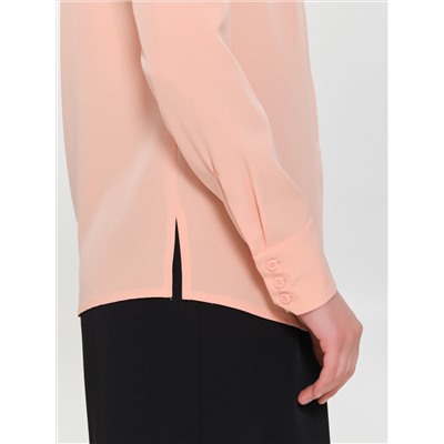 Блузка персикового цвета с длинным рукавом