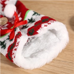 Чехол вязаный для бутылки "Пальто с воротником" (Вид: Рисунок с елками)