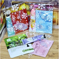 Подарочный мини-набор "Снежинки" (Маска + Крем для рук + Патчи)