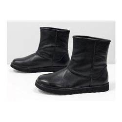 Женские сапожки в стиле UGG из натуральной кожи флотар черного цвета, на легкой подошве, Коллекция Осень-Зима от ТМ Gino Figini, Б-1993-03