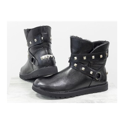 Зимние сапожки в стиле UGG из натуральной кожи черного цвета с блеском, украшены  ремешками с металлическими заклепками, Коллекция Осень-Зима от Gino Figini, Б-17114-03