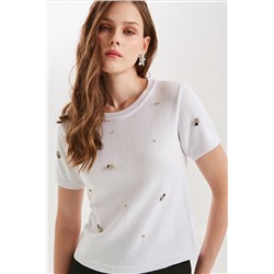 Блуза белая вязаная с пришивными стразами