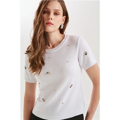 Блуза белая вязаная с пришивными стразами