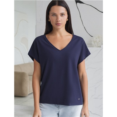 Футболка с V-вырезом и цельнокроеным рукавом из премиального хлопка